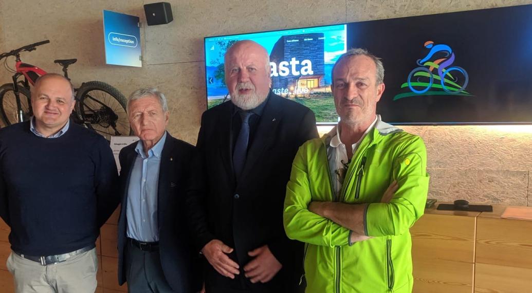 IL POLLINO GUARDA GIA